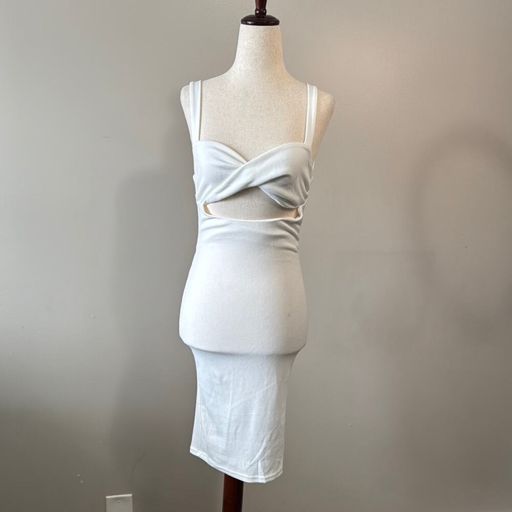 LUCA and GRAE Cream Bodycon Midi Dress with Sweetheart Neckline